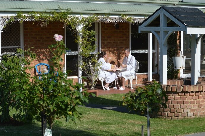 Imagen general del Hotel Lakeside Cottage. Foto 3