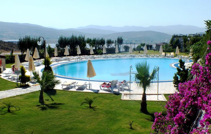 Imagen de la piscina del Hotel Lakeside Garden. Foto 7