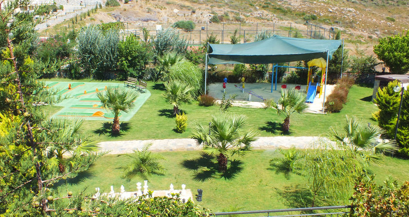 Imagen de la piscina del Hotel Lakeside Garden. Foto 10