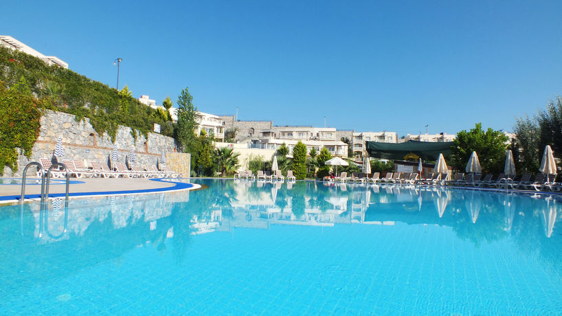 Imagen de la piscina del Hotel Lakeside Garden. Foto 12