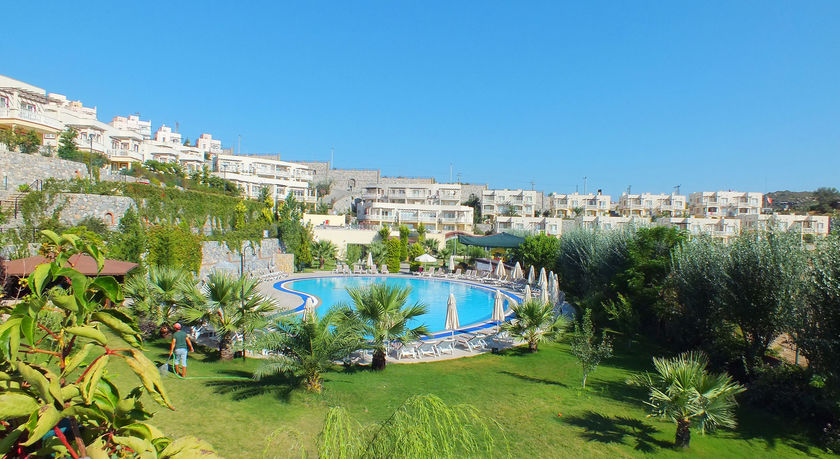 Imagen de la piscina del Hotel Lakeside Garden. Foto 13