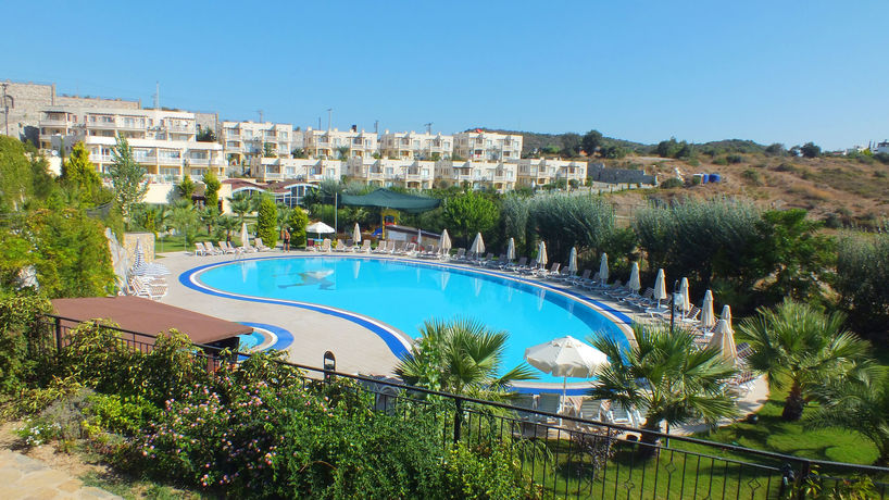 Imagen de la piscina del Hotel Lakeside Garden. Foto 14