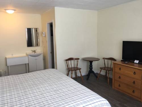 Imagen de la habitación del Hotel Lakeside Inn. Foto 15