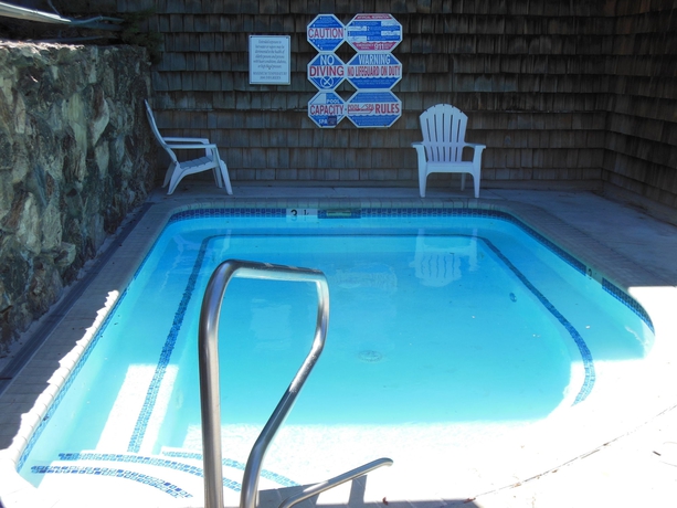 Imagen de los exteriores del Hotel Lakeside Inn and Casino. Foto 11