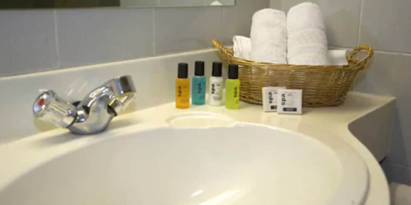 Imagen de la habitación del Hotel Lakeside International. Foto 14