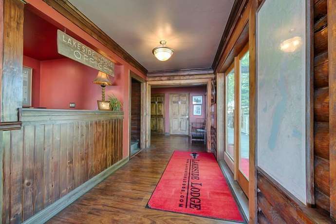 Imagen de los interiores del Hotel Lakeside Lodge Resort and Marina. Foto 20