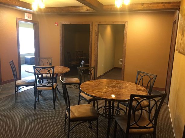 Imagen de los interiores del Hotel Lakeside Motor Inn. Foto 12