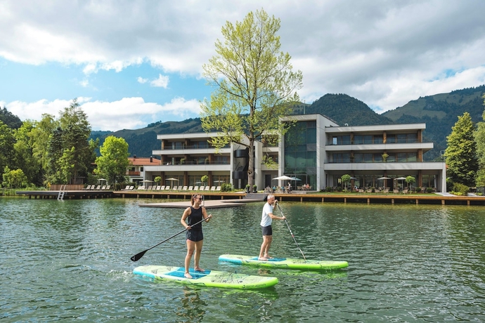Imagen de la piscina del Hotel Lakeside MoveandRelax. Foto 7