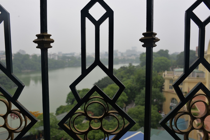 Imagen de los exteriores del Hotel Lakeside Palace. Foto 14