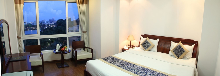 Imagen de la habitación del Hotel Lakeside Palace. Foto 6