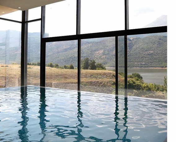 Imagen de la piscina del Hotel Lakeside, Prizren. Foto 8