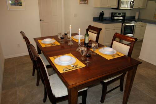 Imagen de la habitación del Hotel Lakeside Vacations. Foto 5