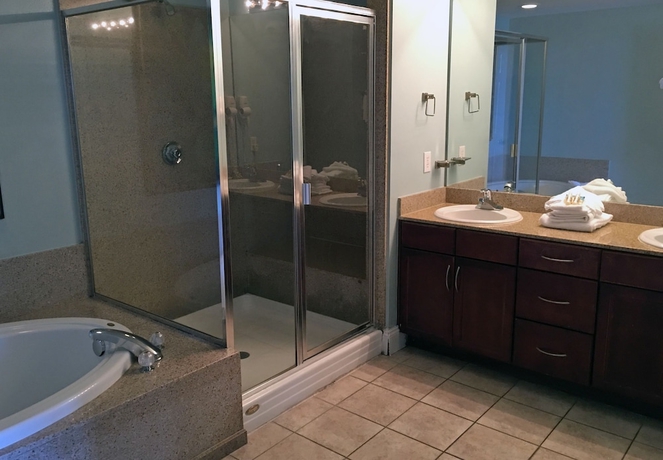 Imagen de la habitación del Hotel Laketown Wharf By Emerald View Resorts. Foto 11