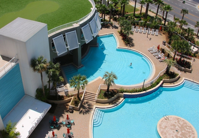 Imagen de la piscina del Hotel Laketown Wharf By Emerald View Resorts. Foto 15