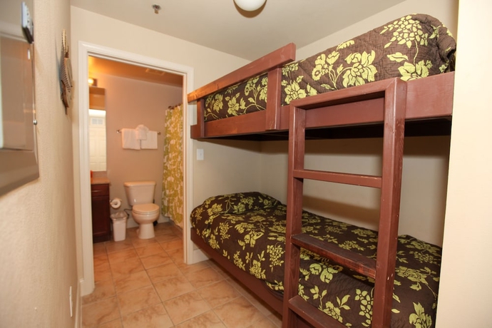 Imagen de la habitación del Hotel Laketown Wharf By Resort Collection. Foto 17