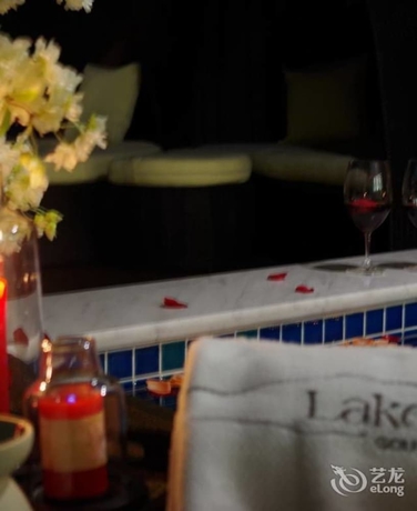 Imagen de la habitación del Hotel Lakeview Golf Kunming. Foto 18
