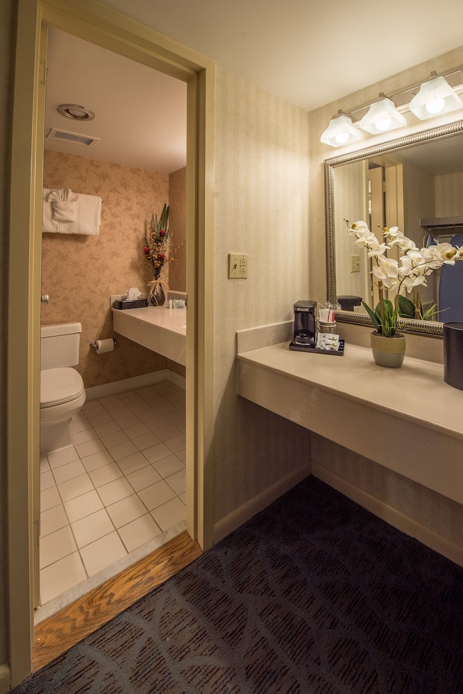 Imagen de la habitación del Hotel Lakeview Golf Resort. Foto 8