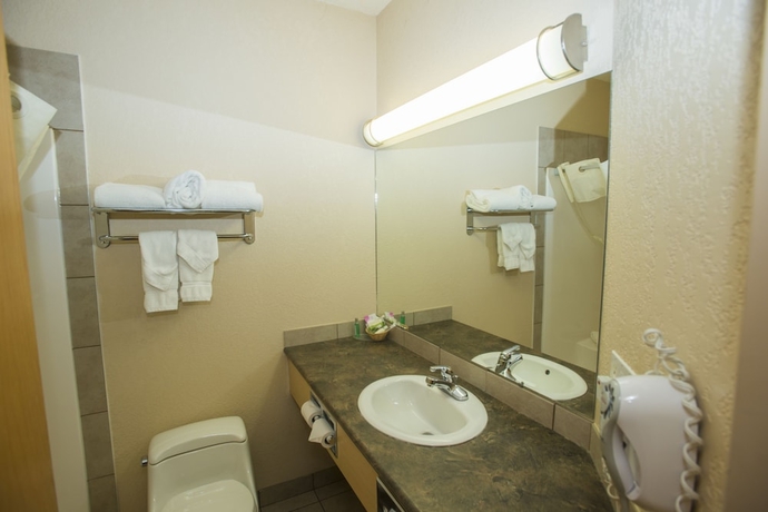 Imagen de la habitación del Hotel Lakeview Inns and Suites - Chetwynd. Foto 12