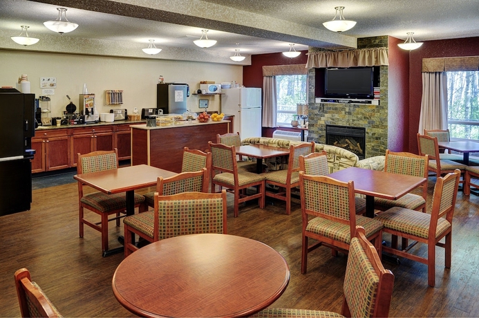 Imagen del bar/restaurante del Hotel Lakeview Inns and Suites - Chetwynd. Foto 7