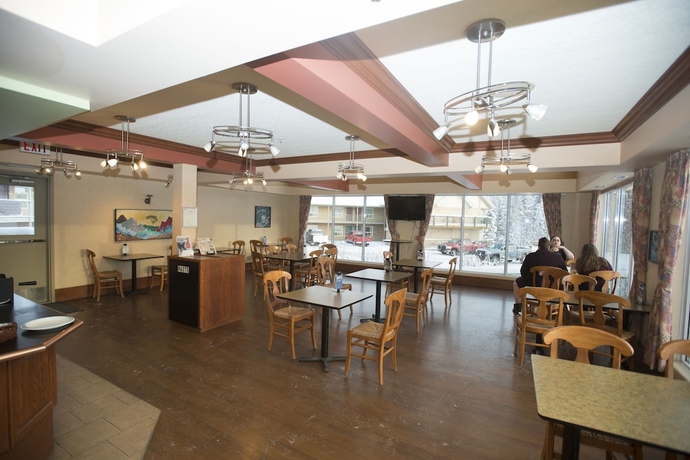 Imagen del bar/restaurante del Hotel Lakeview Inns and Suites - Hinton. Foto 5