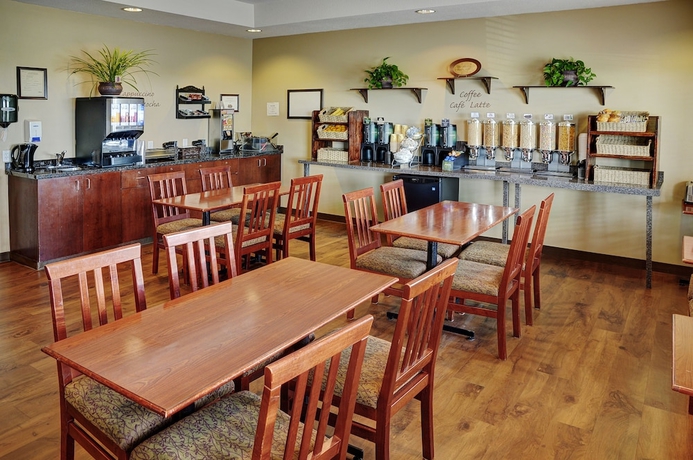 Imagen del bar/restaurante del Hotel Lakeview Inns and Suites - Slave Lake. Foto 4