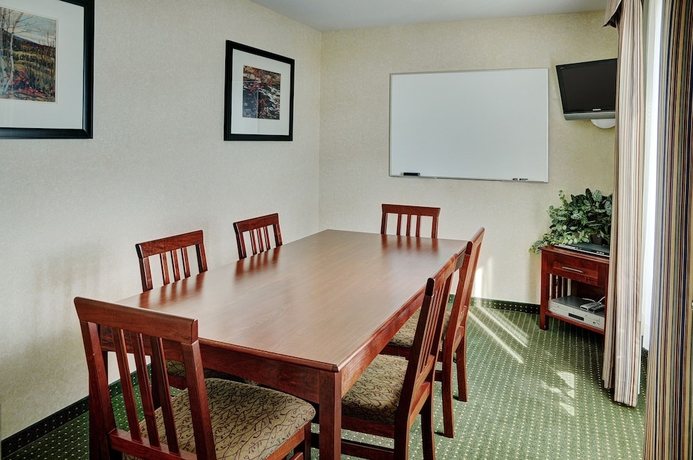 Imagen de los interiores del Hotel Lakeview Inns and Suites - Slave Lake. Foto 16