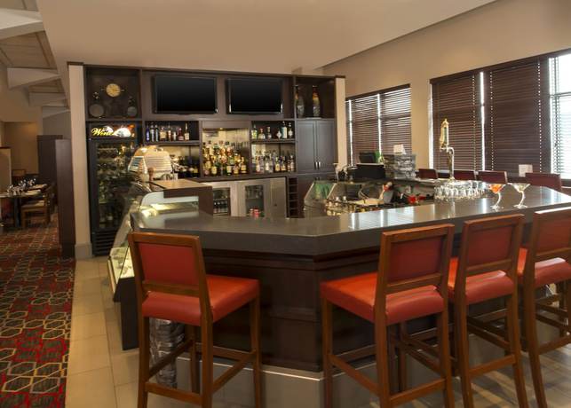 Imagen del bar/restaurante del Hotel Lakeview Signature, Trademark Collection by Wyndham. Foto 4
