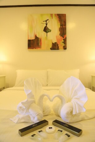 Imagen de la habitación del Hotel Lakeview Suites, Batangas City. Foto 19