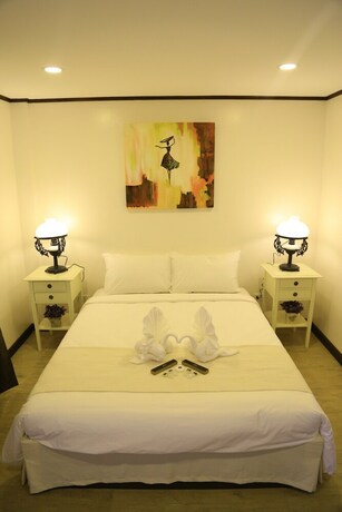 Imagen de la habitación del Hotel Lakeview Suites, Batangas City. Foto 20