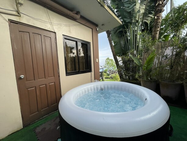 Imagen de la habitación del Hotel Lakeview Suites, Batangas City. Foto 25