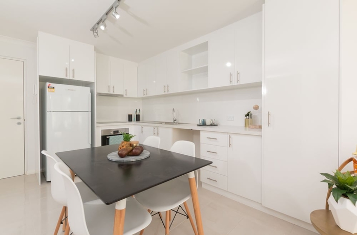 Imagen de la habitación del Hotel Lakeview Suites. Foto 2