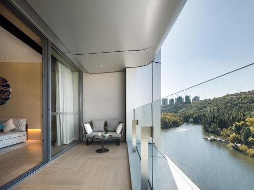 Imagen general del Hotel Lakeview Yulongwan Kunming. Foto 13