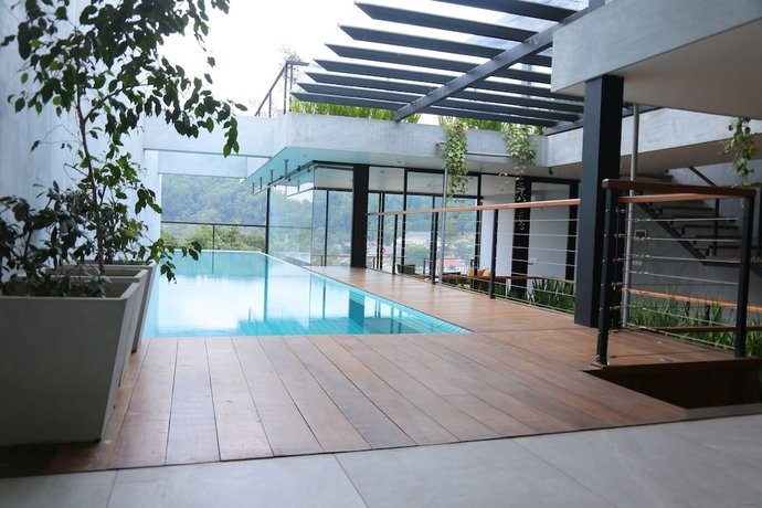 Imagen de la piscina del Hotel Lakewood Residence. Foto 16