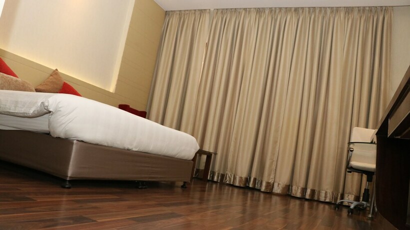 Imagen de la habitación del Hotel Lakhdatar. Foto 22