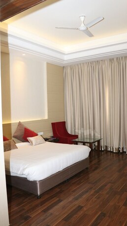 Imagen de la habitación del Hotel Lakhdatar. Foto 23