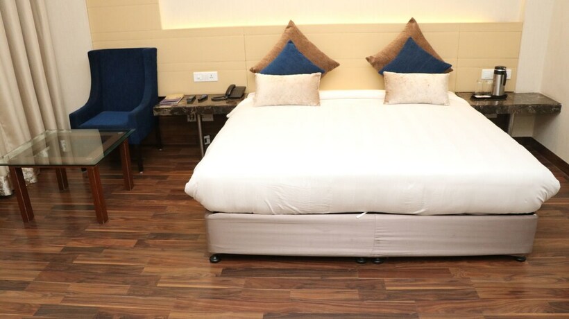 Imagen de la habitación del Hotel Lakhdatar. Foto 25