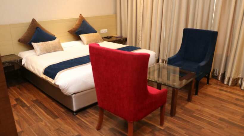 Imagen general del Hotel Lakhdatar, Sikar. Foto 8
