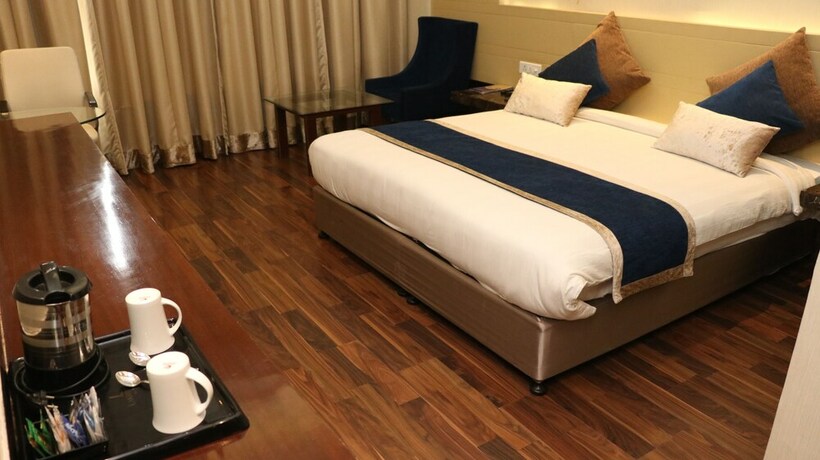Imagen de la habitación del Hotel Lakhdatar, Sikar. Foto 18