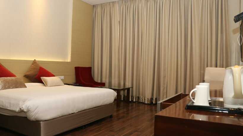 Imagen de la habitación del Hotel Lakhdatar, Sikar. Foto 20
