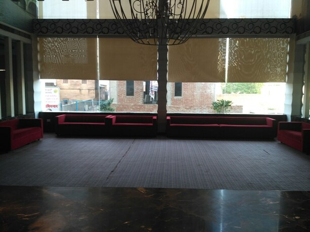 Imagen de los interiores del Hotel Lakhdatar, Sikar. Foto 36