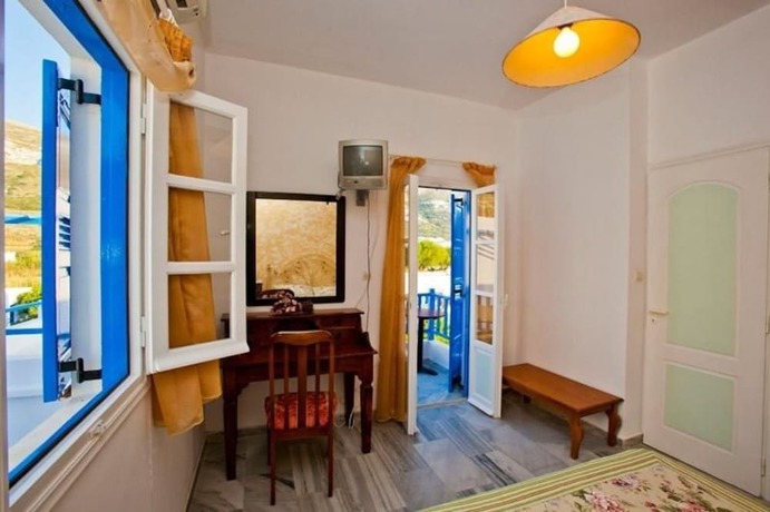 Imagen de la habitación del Hotel Lakki Village. Foto 5