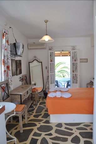Imagen de la habitación del Hotel Lakki Village. Foto 15