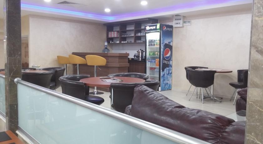 Imagen de los interiores del Hotel Lal. Foto 6
