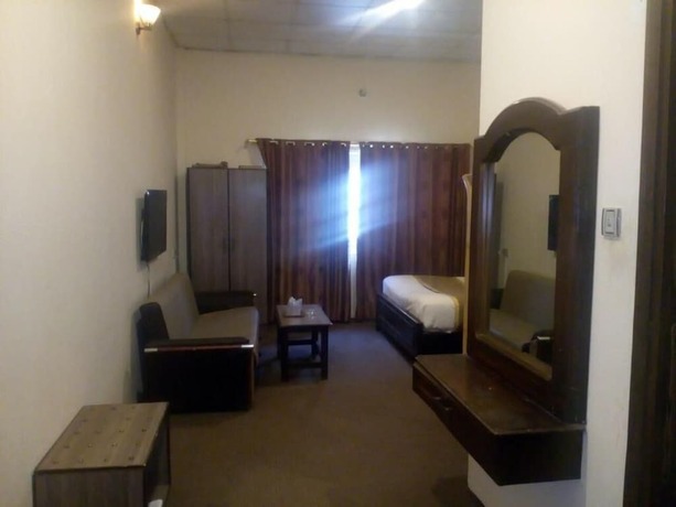 Imagen de la habitación del Hotel Lalazar. Foto 18