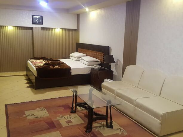 Imagen general del Hotel Lalazar. Foto 11