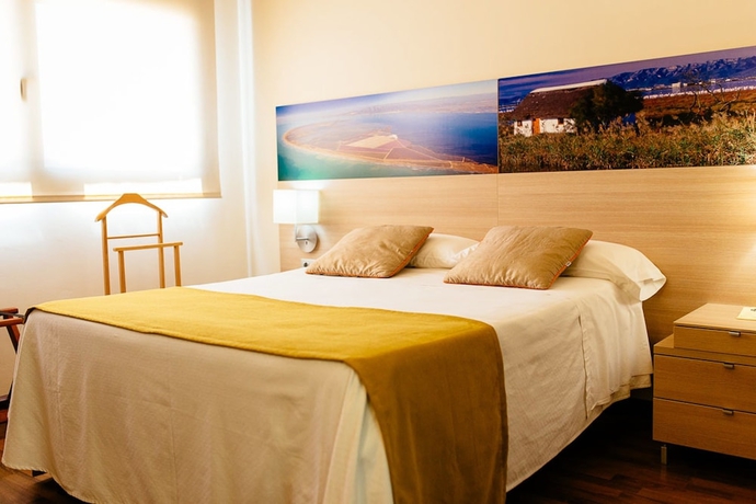 Imagen de la habitación del Hotel L'algadir Del Delta. Foto 2