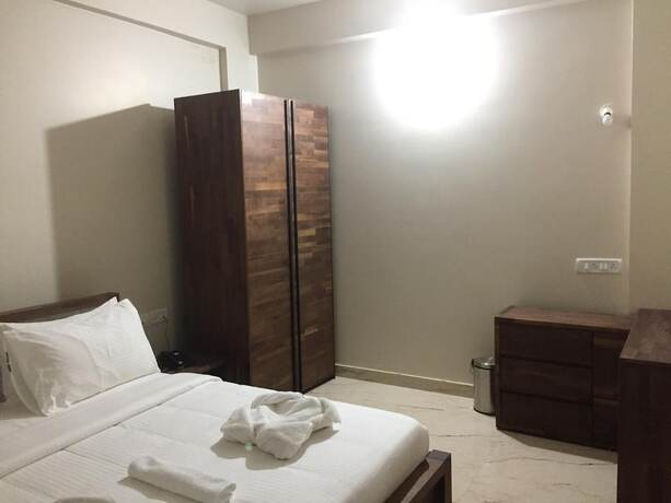 Imagen general del Hotel Lali Petals. Foto 8