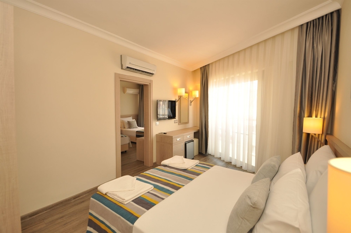 Imagen de la habitación del Hotel Lalila Blue Suites. Foto 10