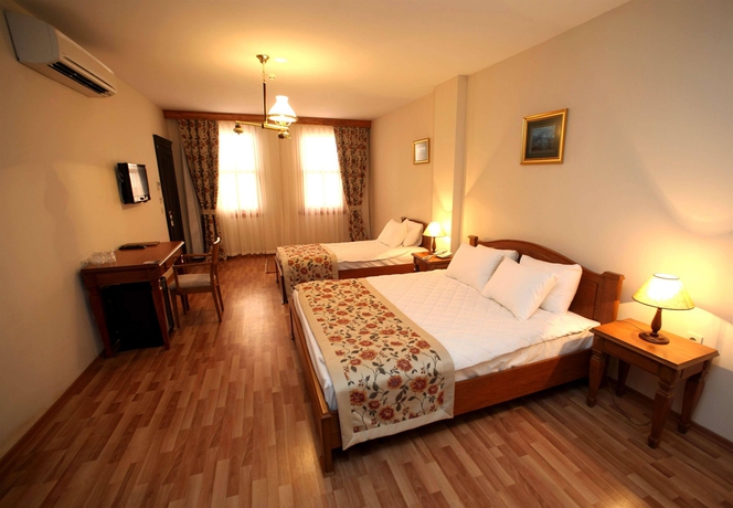 Imagen de la habitación del Hotel Lalinn. Foto 4