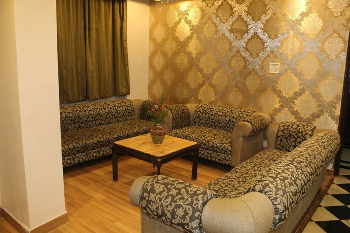 Imagen de los interiores del Hotel Lall Ji Tourist Resort. Foto 40